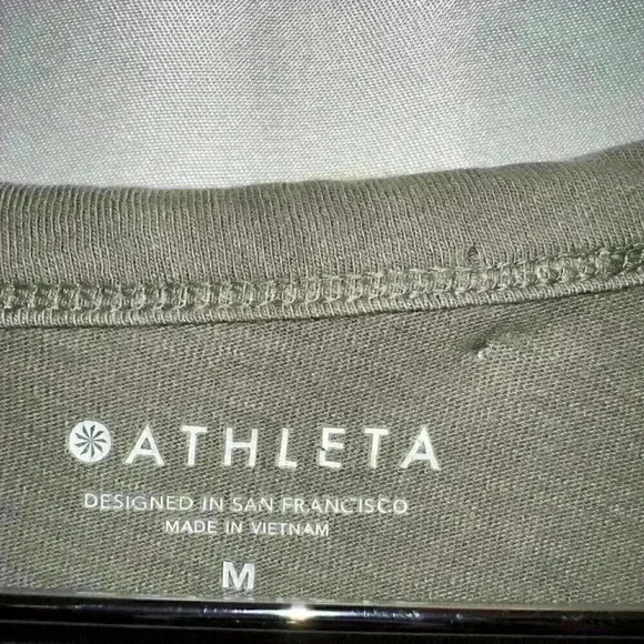 Athleta Size M Short Sleeve Sage Green Crop Relaxed Fit High/low Tee - Picture 2 of 6